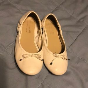 GIRLS AMERICAN EAGLE FLATS